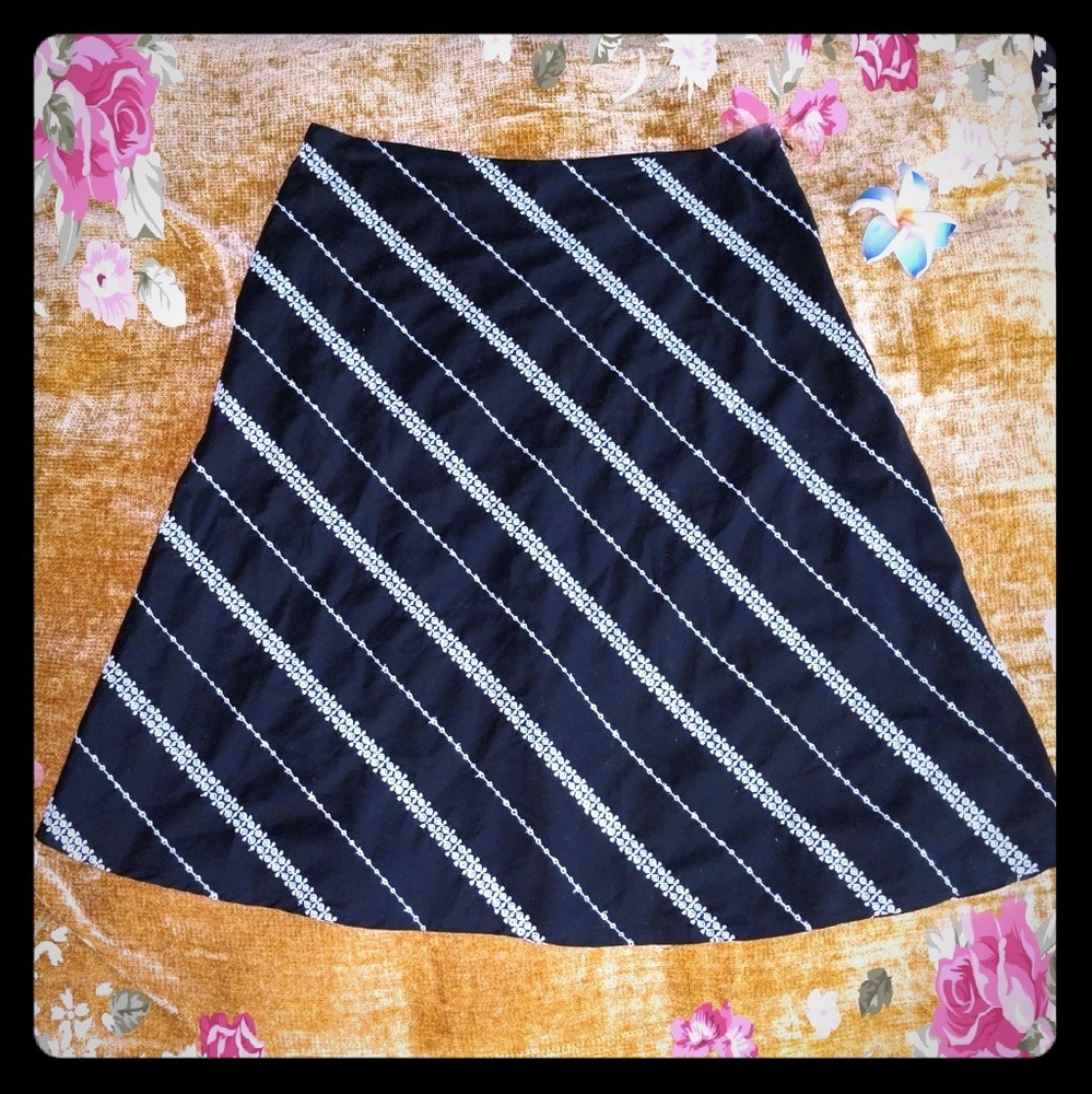 White House Black Market A-Line Skirt 8